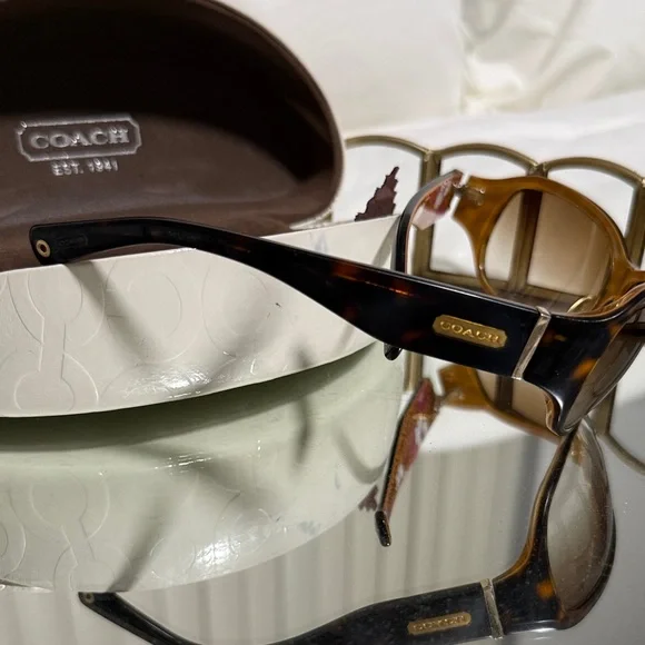 Coach Sarah S4 Floral Brown Sunglasses with Case NEW Coach Sunglass Case In Signature Canvas With Floral  main image 3